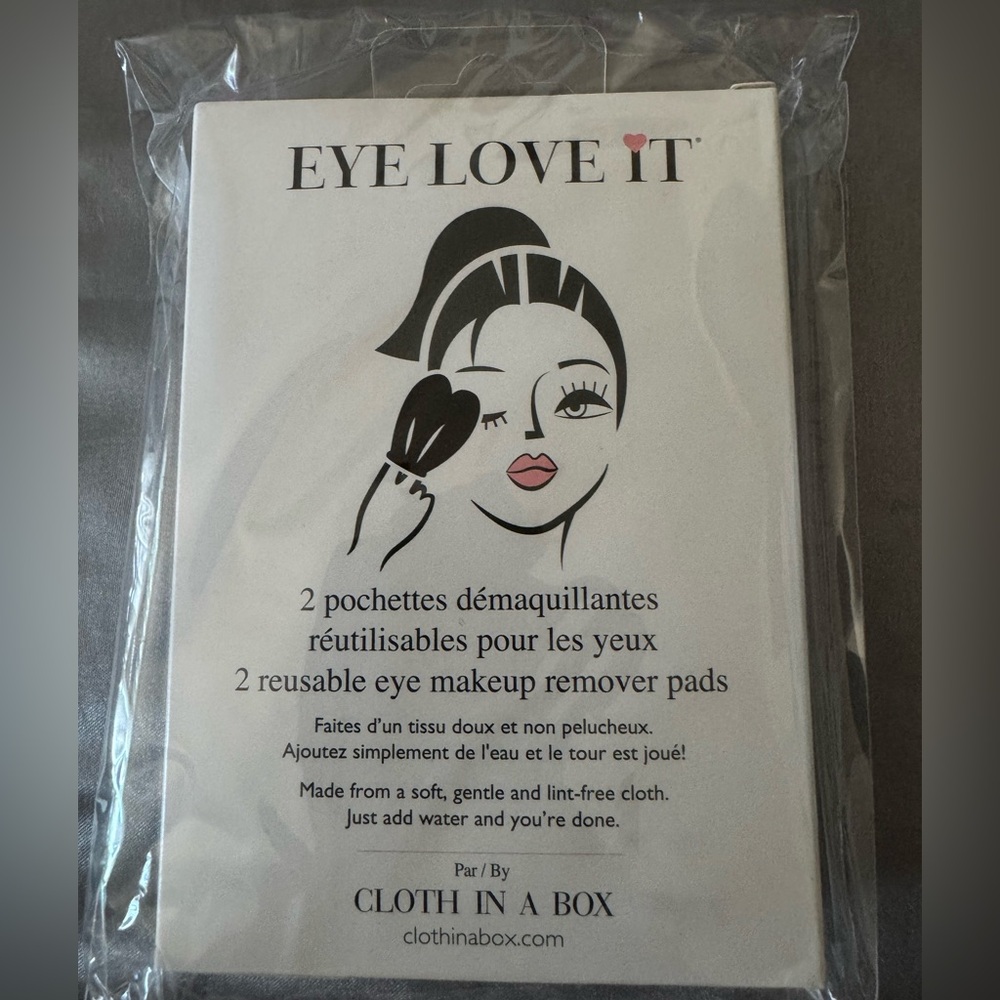 EYE LOVE IT Reusable heart shaped 2pcs Eye Makeup Remover Pads - Black